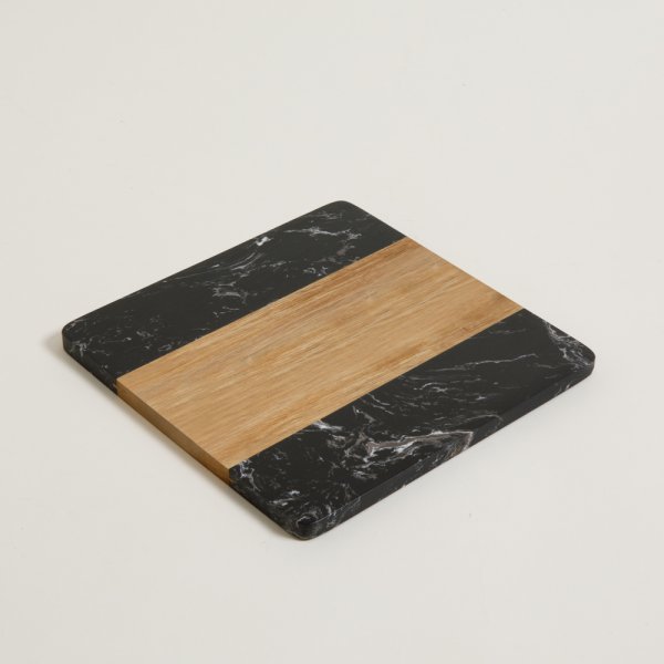 TABLA MACAEL MARMOL NEGRO Y MADERA 25X25 CM — imagen 1