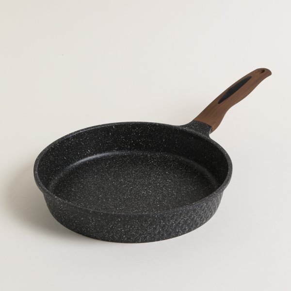 SARTEN NEGRO GRANITE MANGO DE SILICONA SIMIL MADERA 28 CM — imagen 1