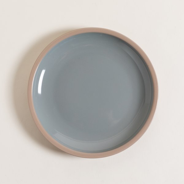 PLATO PLAYO TAI GRIS Y BEIGE 27 CM