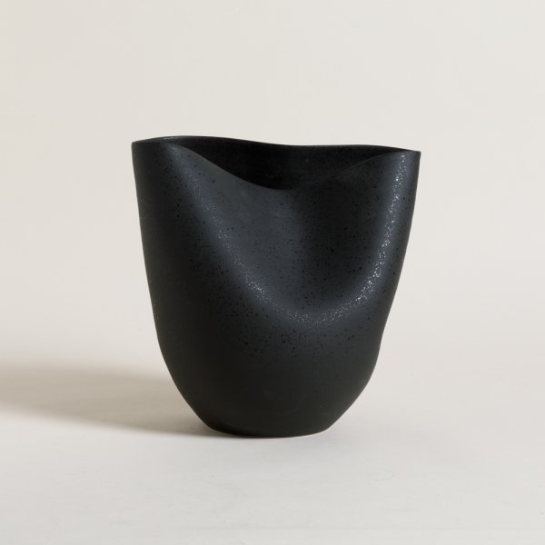 VASIJA DENTED NEGRA 29X20X30 CM