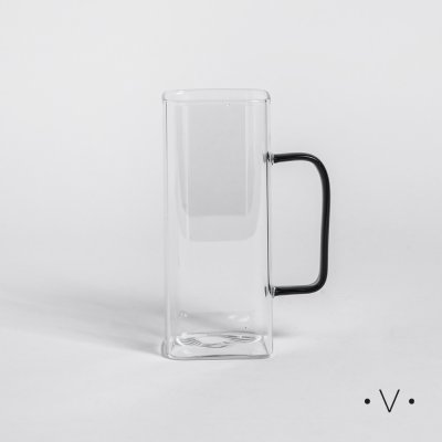 MUG DE BOROSILICATO CUADRADO ICON 390 ML *VASSA