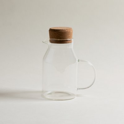 BOTELLON CON ASA DE BOROSILICATO CON TAPA DE CORCHO 650 ML