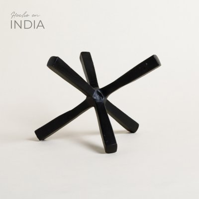 FIGURA DECORATIVA GAANTH BLACK 25X25 CM