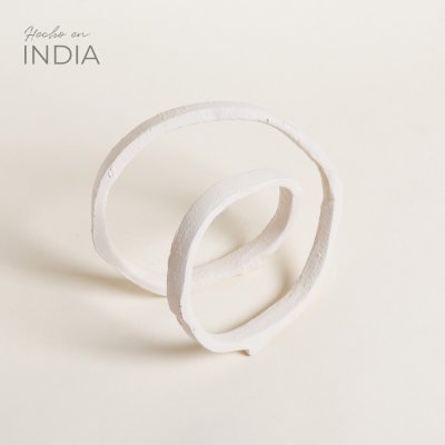 FIGURA DECORATIVA GAANTH OFF WHITE 18X13 CM