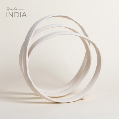 FIGURA DECORATIVA GAANTH OFF WHITE 33X28 CM
